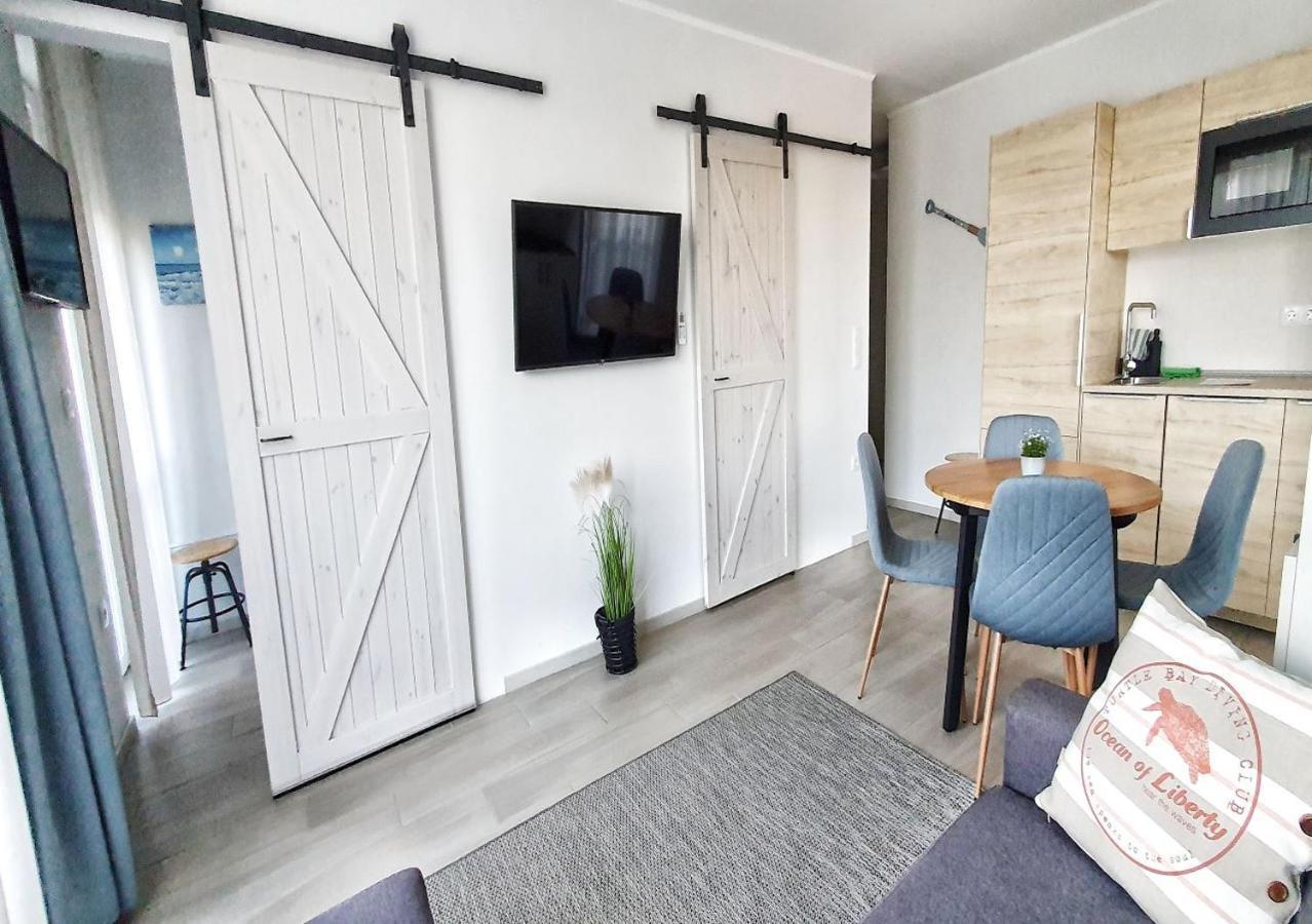 Marina Apartment By Dora Кестхей Екстер'єр фото