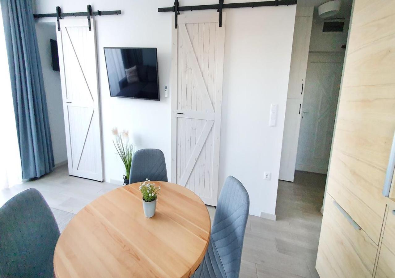 Marina Apartment By Dora Кестхей Екстер'єр фото