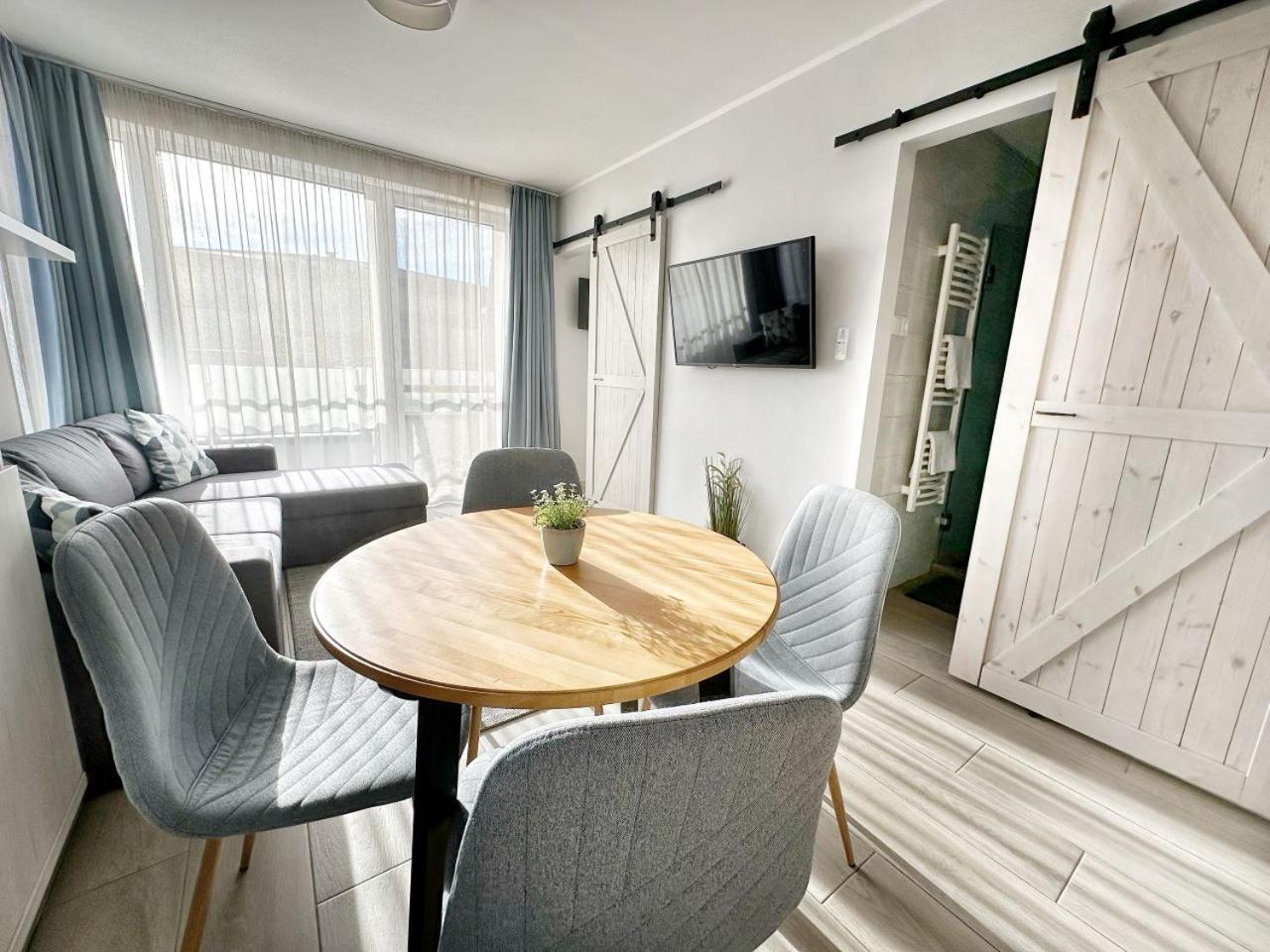 Marina Apartment By Dora Кестхей Екстер'єр фото
